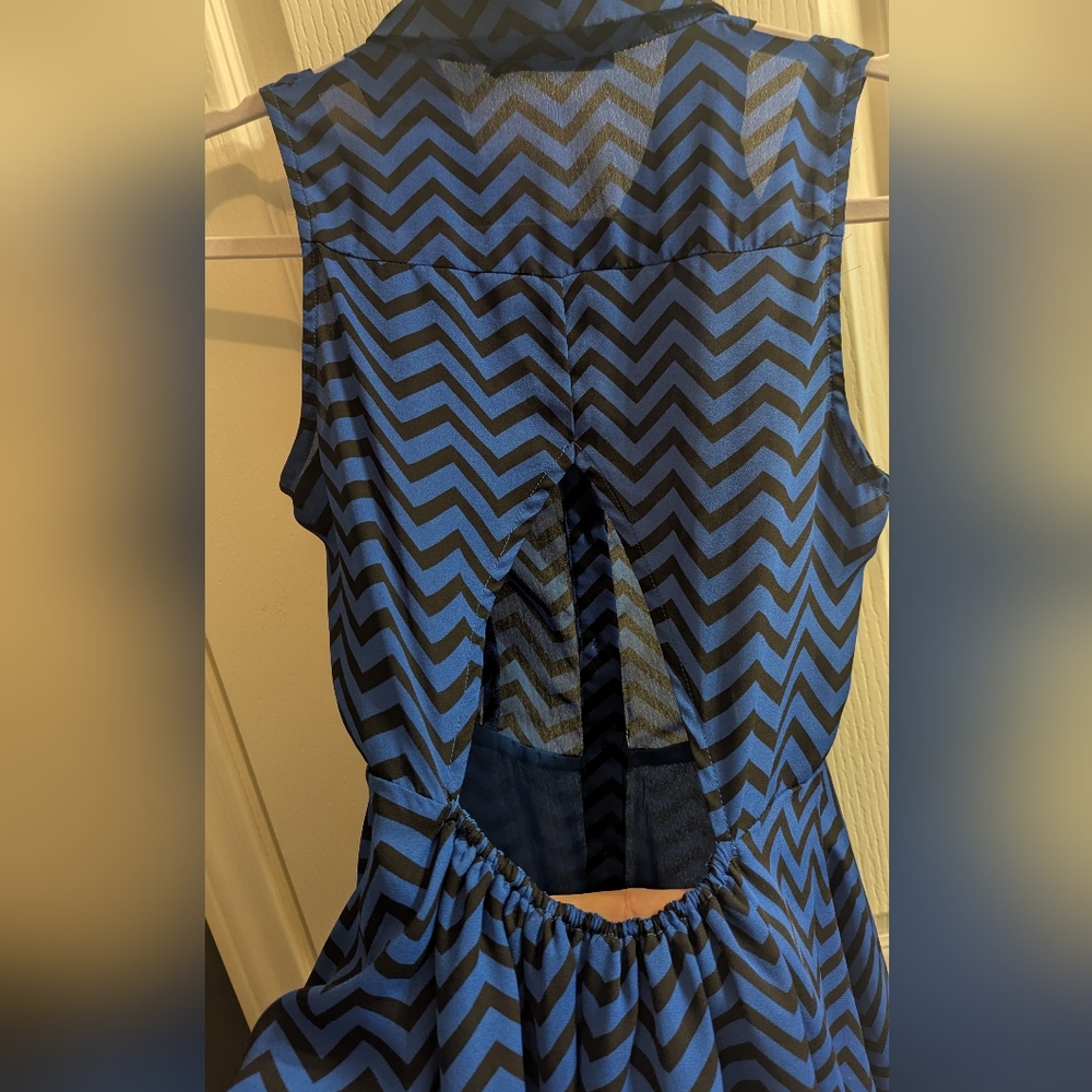 Ark & Co Blue and Black Zigzag Midi Dress - Picture 3 of 7